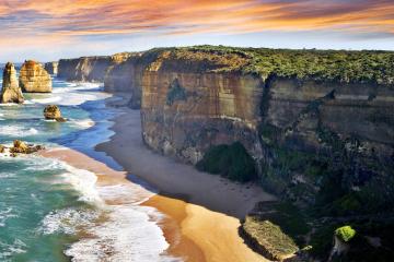 开云体育中国-巨浪掀翻银河舰队，当东方铁血撞碎西方巨星神话