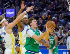 开云体育在线-库里末节接管比赛，独行侠淘汰魔术