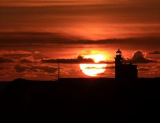 开云下载-极速与进球的交响，F1揭幕战之夜与莱万的完美协奏