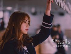 开云体育app-钢枪与江湖，当克莱的冷静划破上海滩的喧嚣