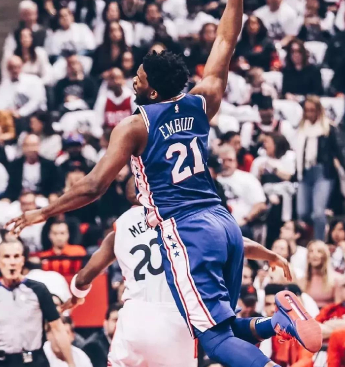 开云体育入口-猛龙力克76人，豪取四连胜的简单介绍