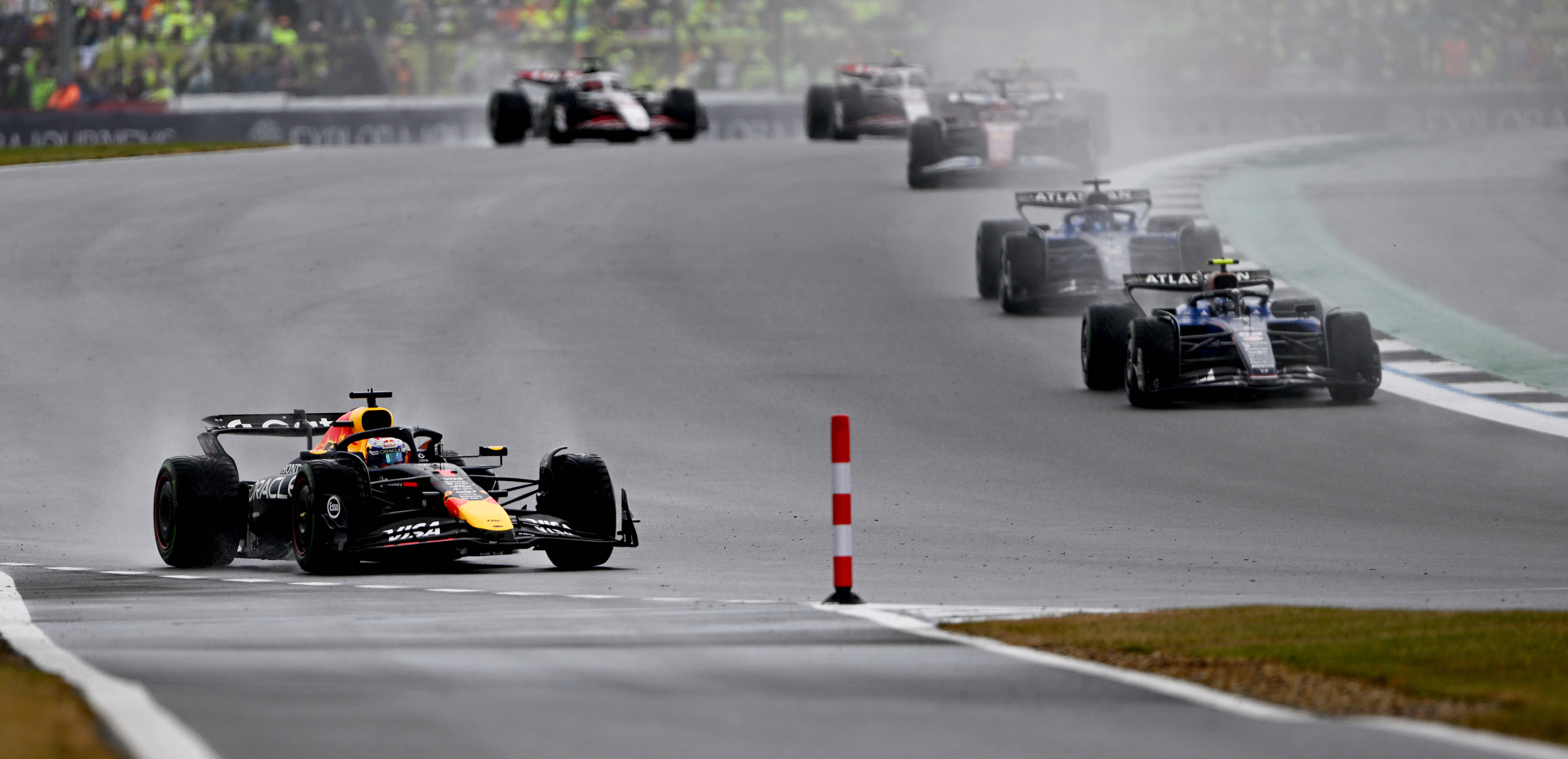 开云体育在线-索伯车队翻盘红牛车队，拉塞尔刷新纪录