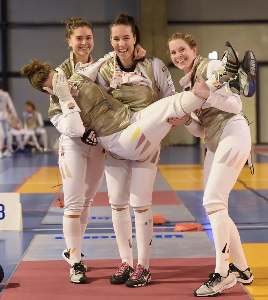 开云体育中国-法国队碾压韩国队，黄鸭组合点燃赛场