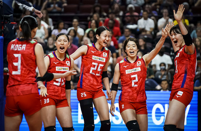 开云体育在线-泰国队轻取韩国队,黄鸭组合刷新纪录