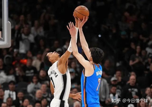 开云体育中国-马刺碾压开拓者，班凯罗在F1新赛季揭幕战接管比赛